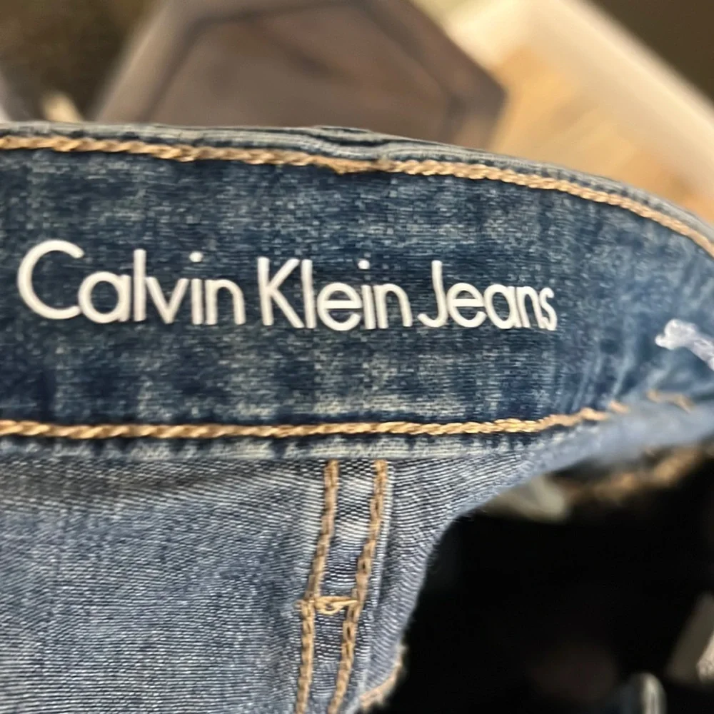 1 hour sale. Calvin Klein, slim boyfriend jeans, size 4 - Picture 2 of 7